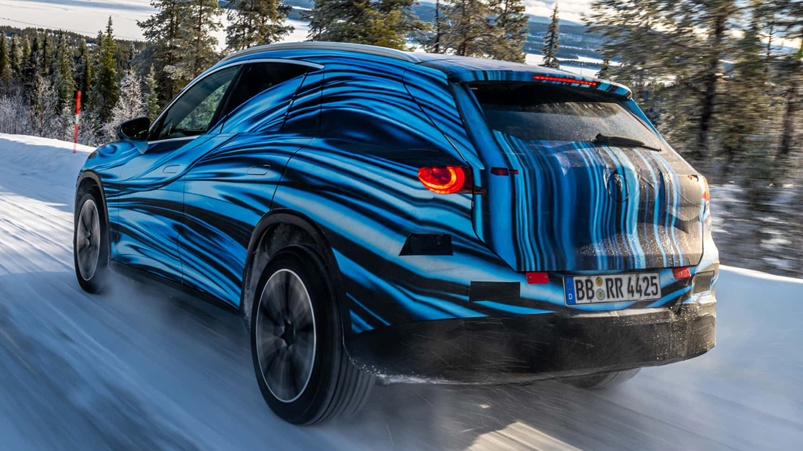 Η Mercedes έδειξε επίσημα τη νέα ηλεκτρική GLC